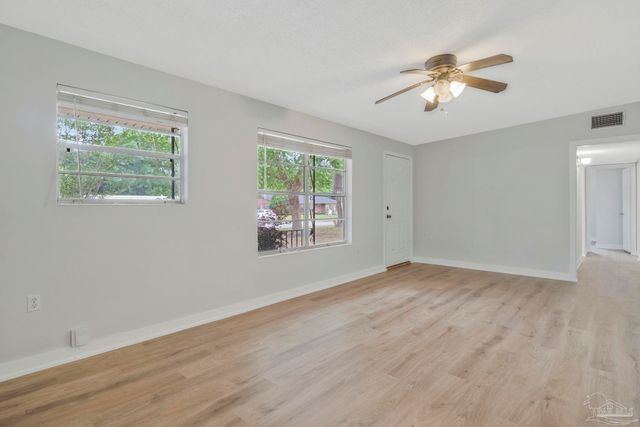 3900 San Gabriel Dr, Pensacola, FL 32504