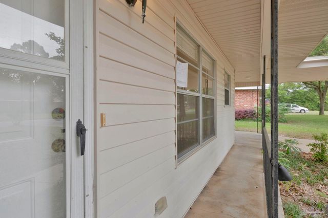 3900 San Gabriel Dr, Pensacola, FL 32504