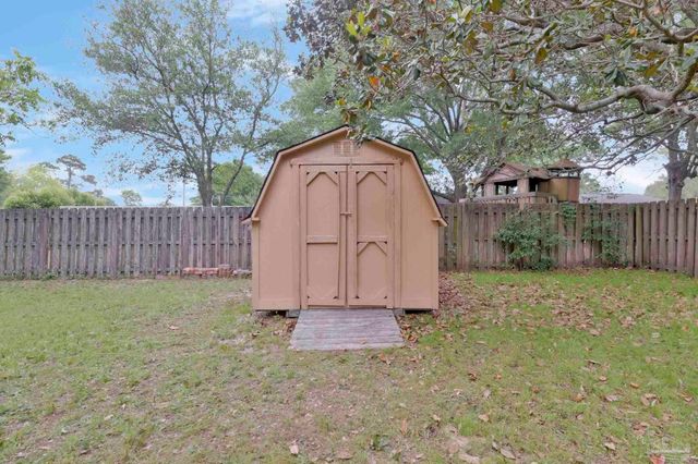 3900 San Gabriel Dr, Pensacola, FL 32504