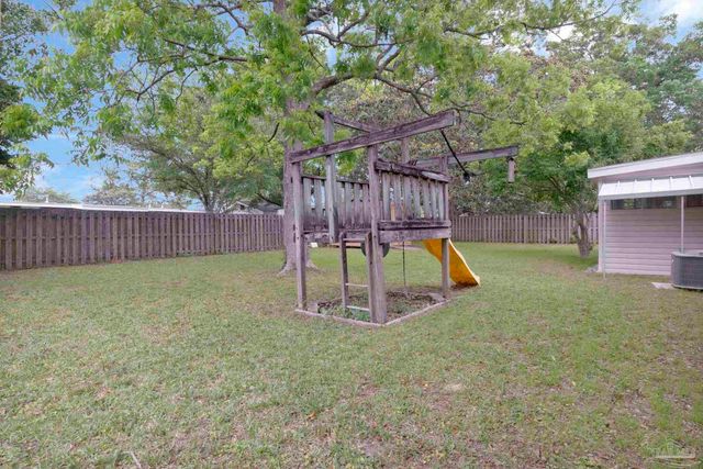3900 San Gabriel Dr, Pensacola, FL 32504