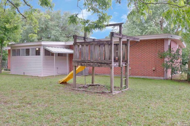 3900 San Gabriel Dr, Pensacola, FL 32504