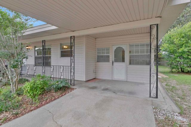3900 San Gabriel Dr, Pensacola, FL 32504