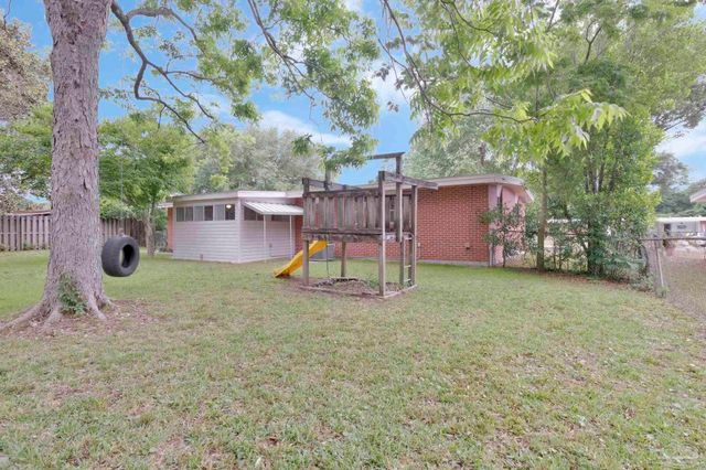 3900 San Gabriel Dr, Pensacola, FL 32504