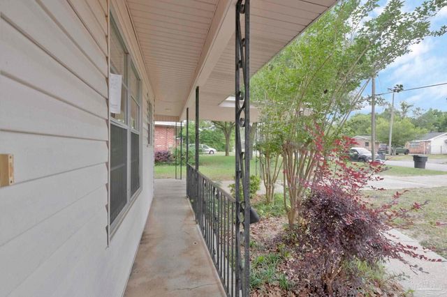 3900 San Gabriel Dr, Pensacola, FL 32504