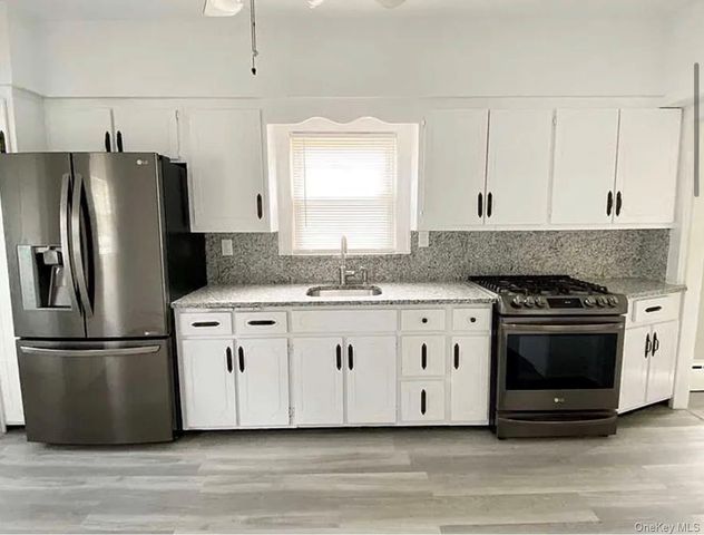 21 Duane Street, Farmingdale, NY 11735