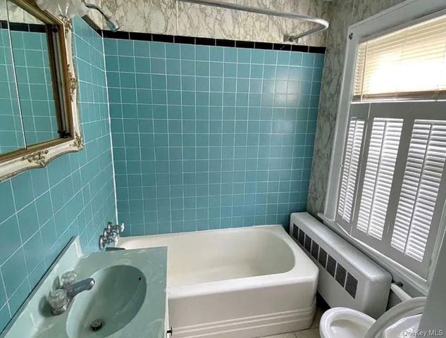 21 Duane Street, Farmingdale, NY 11735