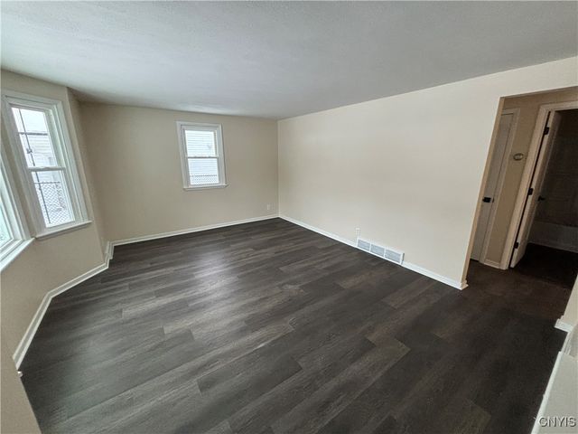 107 Colonial Drive, Cicero, NY 13212