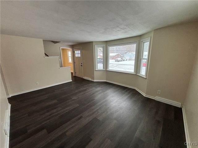 107 Colonial Drive, Cicero, NY 13212