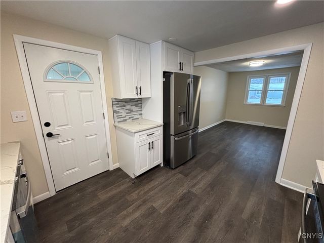 107 Colonial Drive, Cicero, NY 13212