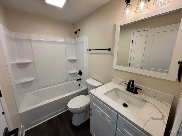 107 Colonial Drive, Cicero, NY 13212