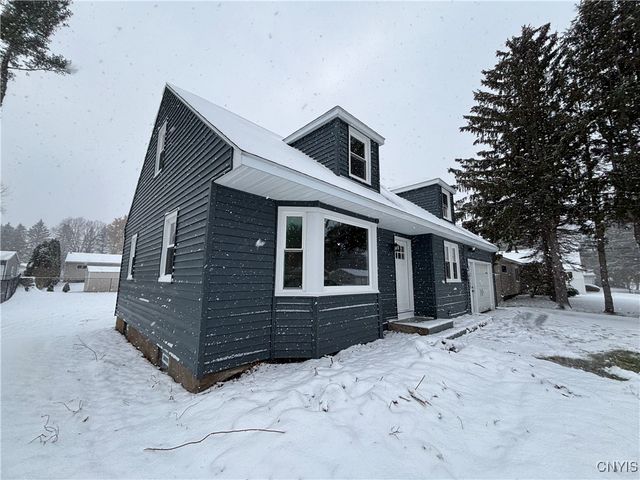 107 Colonial Drive, Cicero, NY 13212