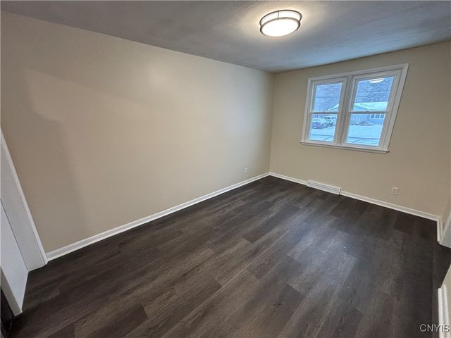 107 Colonial Drive, Cicero, NY 13212