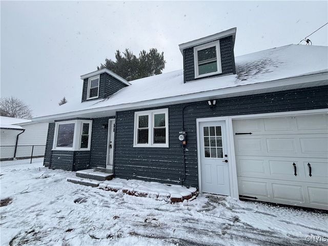 107 Colonial Drive, Cicero, NY 13212