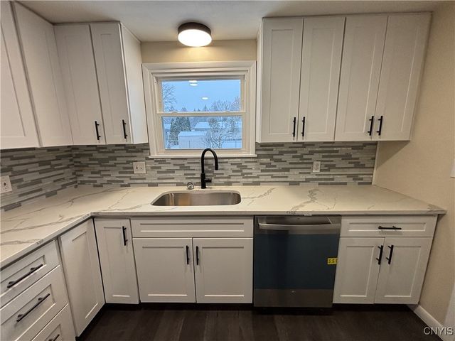 107 Colonial Drive, Cicero, NY 13212