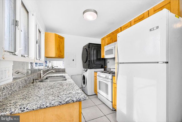 32 W MEYRAN AVE, Somers Point, NJ 08244