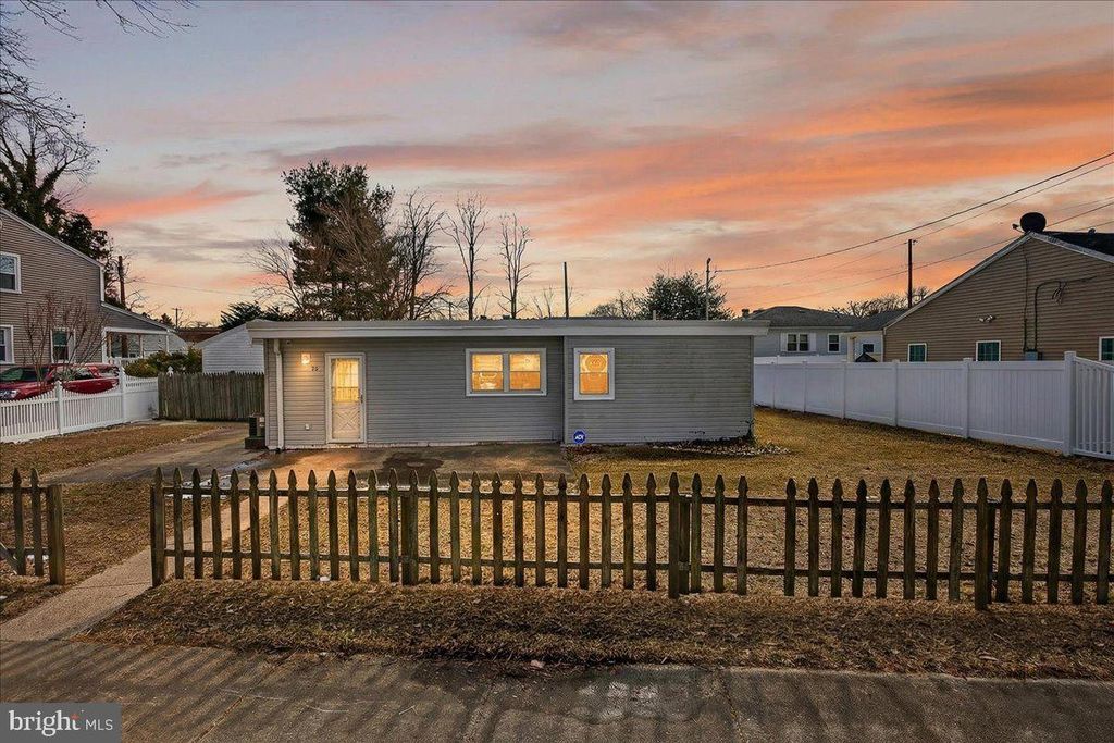 32 W MEYRAN AVE, Somers Point, NJ 08244