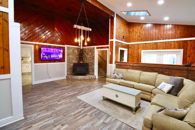 1232 W 650 N, La Porte, IN 46350