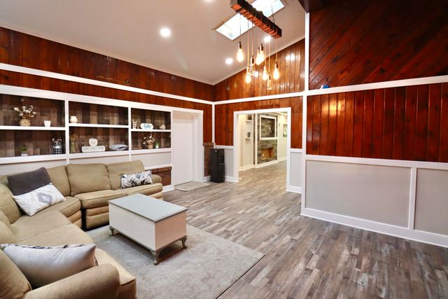 1232 W 650 N, La Porte, IN 46350