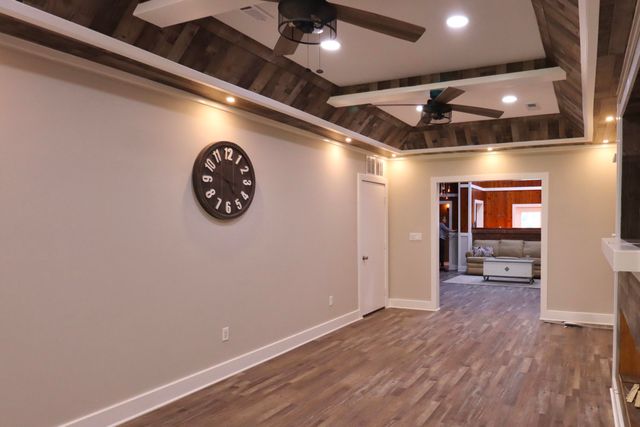 1232 W 650 N, La Porte, IN 46350