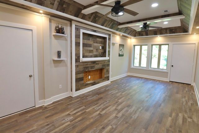 1232 W 650 N, La Porte, IN 46350