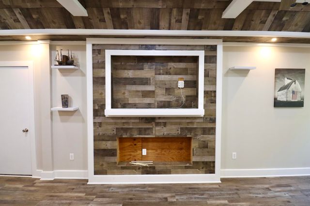 1232 W 650 N, La Porte, IN 46350