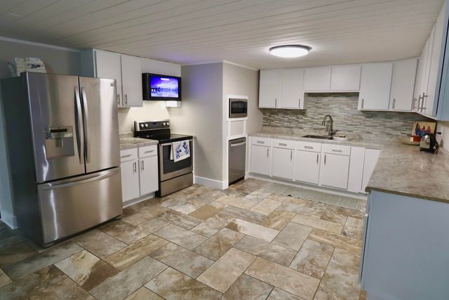 1232 W 650 N, La Porte, IN 46350