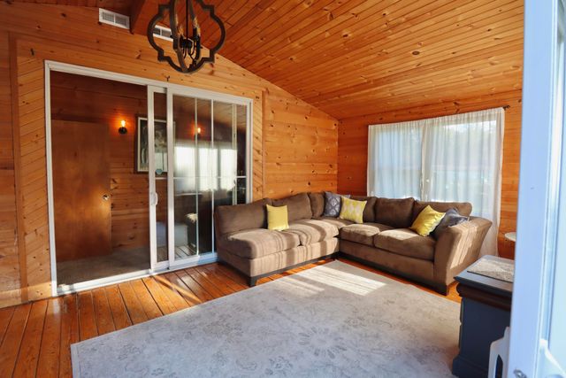 1232 W 650 N, La Porte, IN 46350