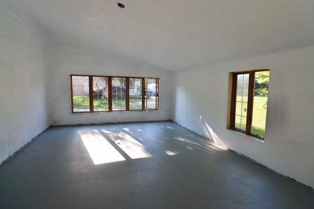 1232 W 650 N, La Porte, IN 46350