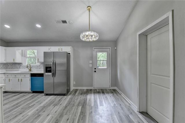 1018 Wayne Drive, Snellville, GA 30078