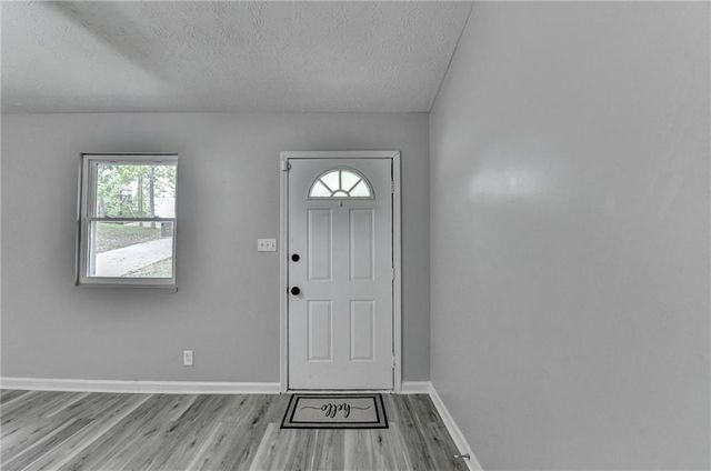 1018 Wayne Drive, Snellville, GA 30078