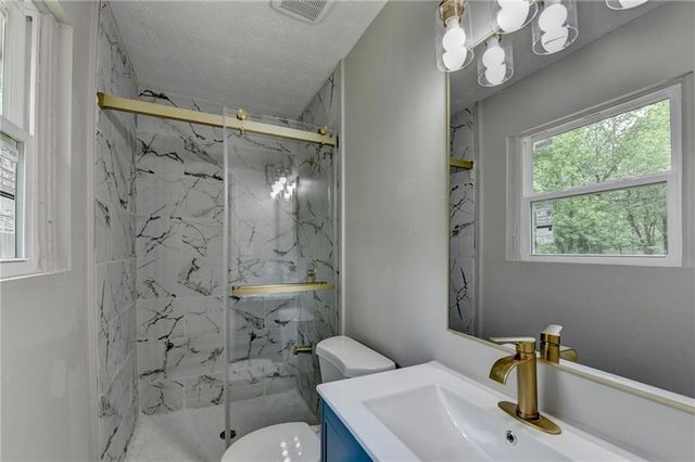 1018 Wayne Drive, Snellville, GA 30078