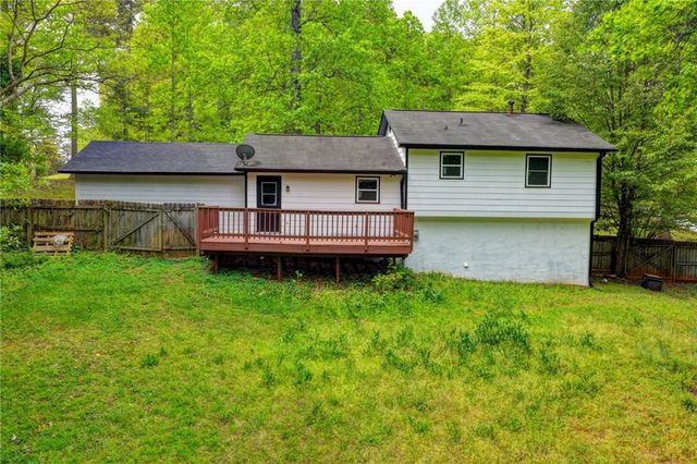 1018 Wayne Drive, Snellville, GA 30078