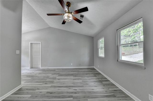 1018 Wayne Drive, Snellville, GA 30078