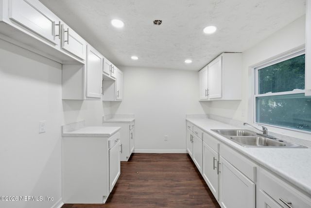 920 GEORGE Circle, Jacksonville, FL 32254