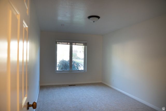 294 W JENNINGS LN, Centerville, UT 84014