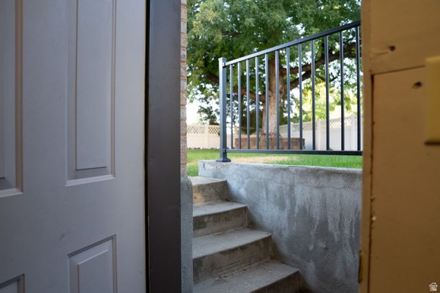 294 W JENNINGS LN, Centerville, UT 84014