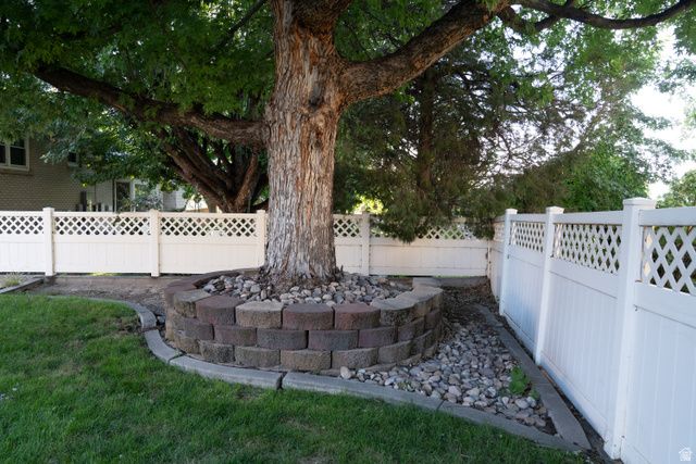 294 W JENNINGS LN, Centerville, UT 84014
