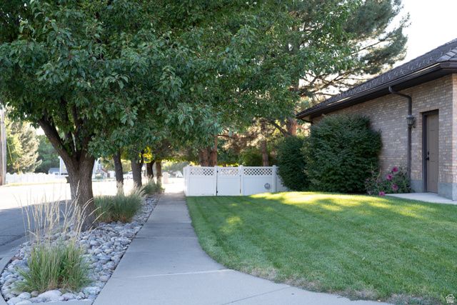 294 W JENNINGS LN, Centerville, UT 84014
