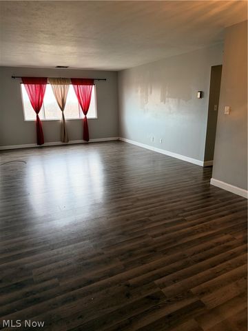 20333 Detroit Road, Rocky River, OH 44116