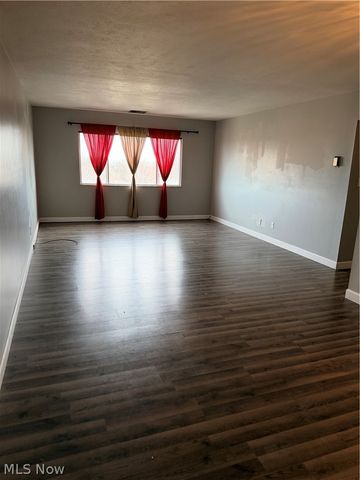 20333 Detroit Road, Rocky River, OH 44116