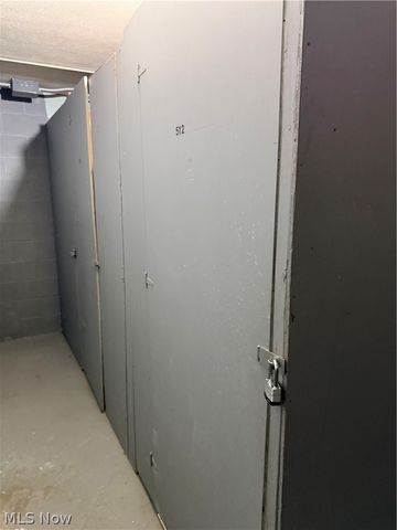 20333 Detroit Road, Rocky River, OH 44116