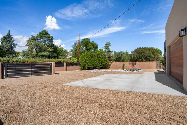 5100 GUADALUPE Trail NW, Albuquerque, NM 87107