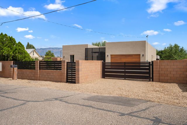 5100 GUADALUPE Trail NW, Albuquerque, NM 87107