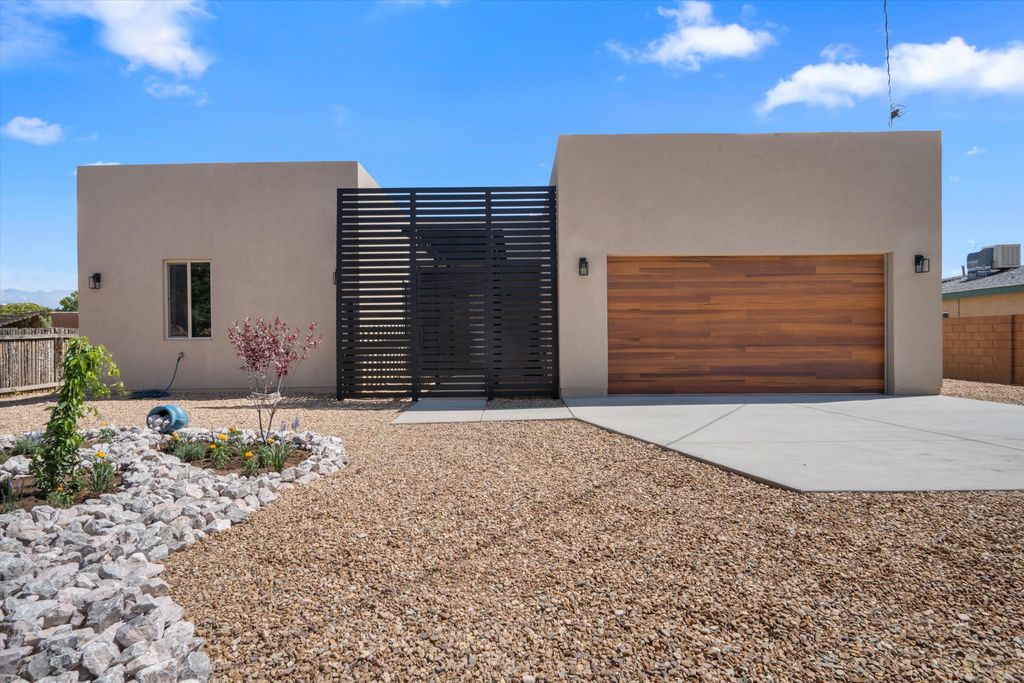 5100 GUADALUPE Trail NW, Albuquerque, NM 87107