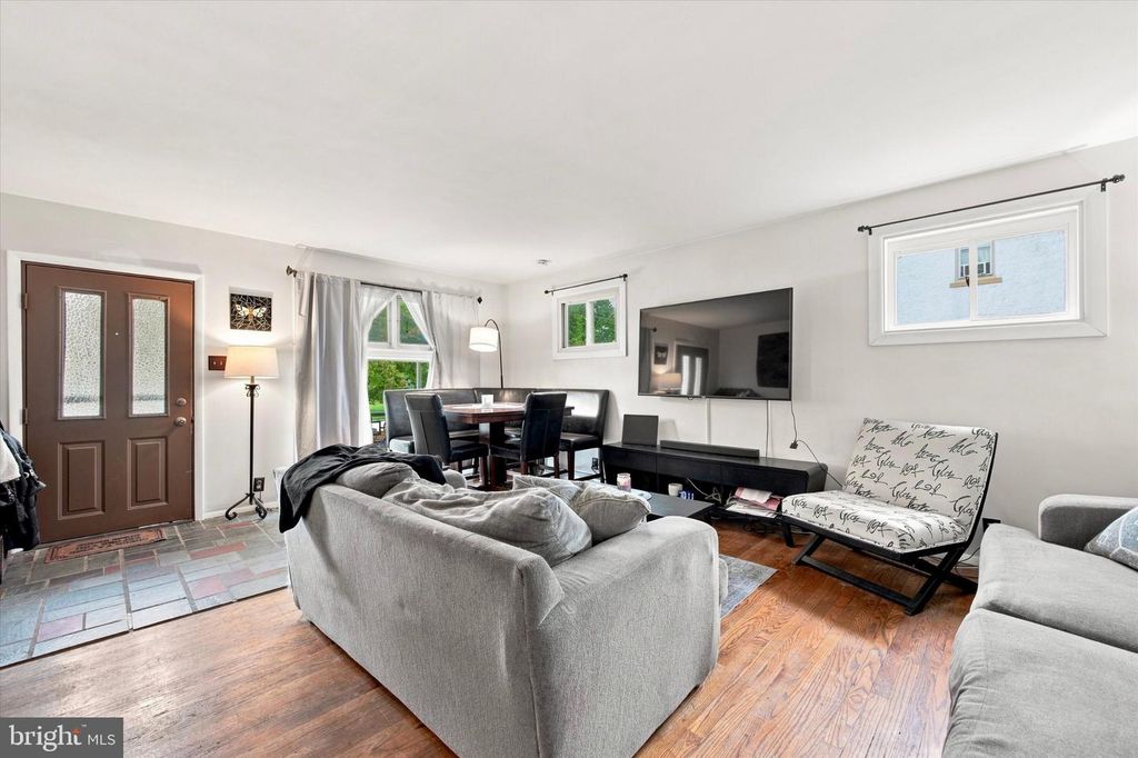 307/308 SENECA ST, ESSINGTON, PA 19029 — photo 4