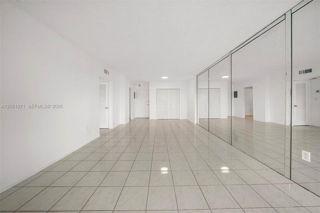 400 Kings Point Drive 1628, Sunny Isles Beach, FL 33160