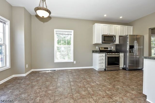 311 Cambridge Dr, Butler Boro, NJ 07405