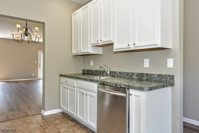 311 Cambridge Dr, Butler Boro, NJ 07405