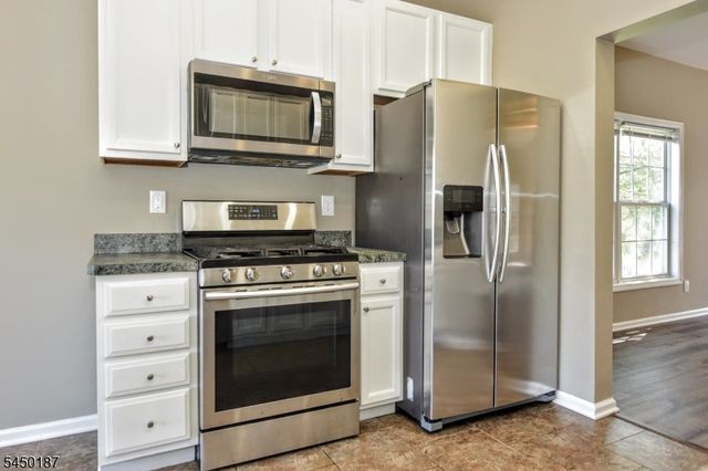 311 Cambridge Dr, Butler Boro, NJ 07405