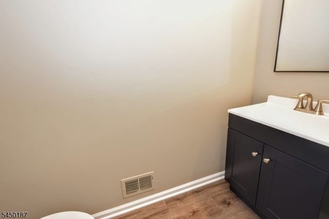 311 Cambridge Dr, Butler Boro, NJ 07405
